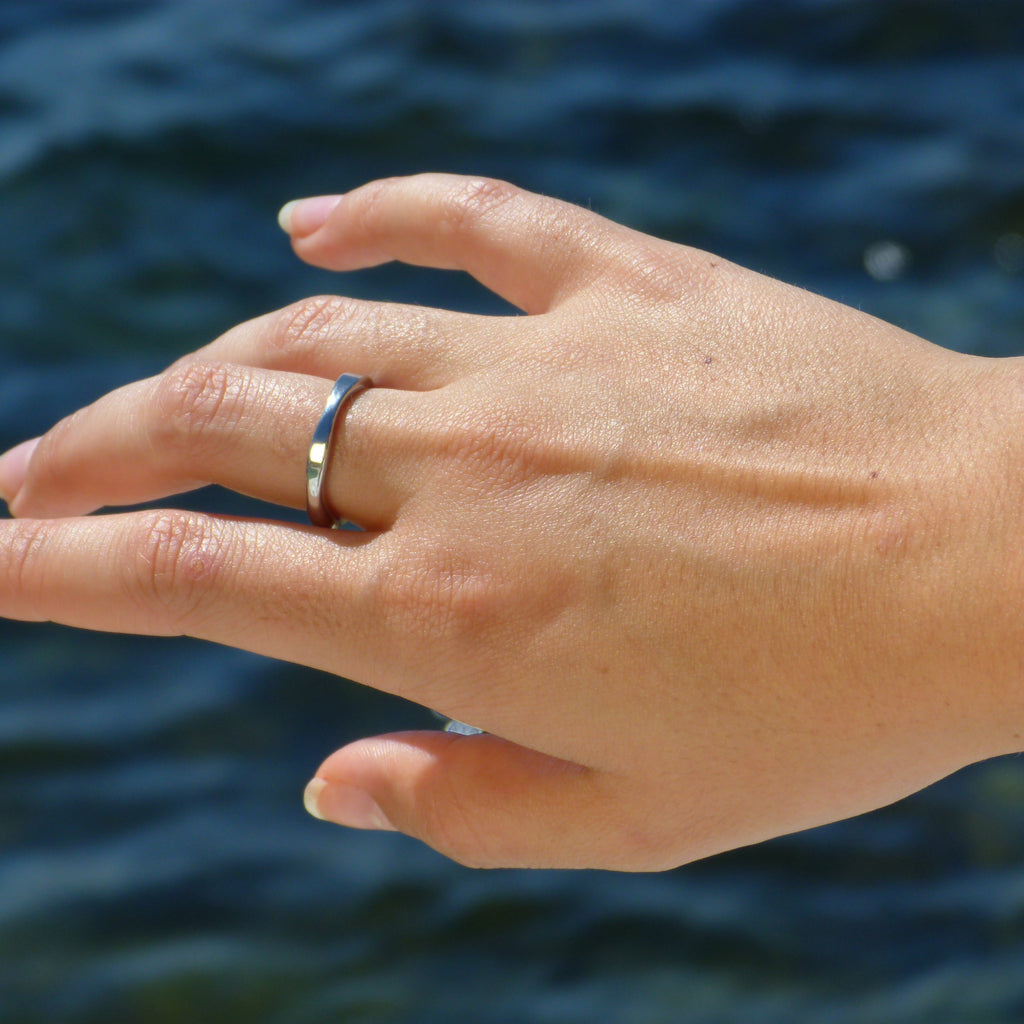 Silver wavy ring 